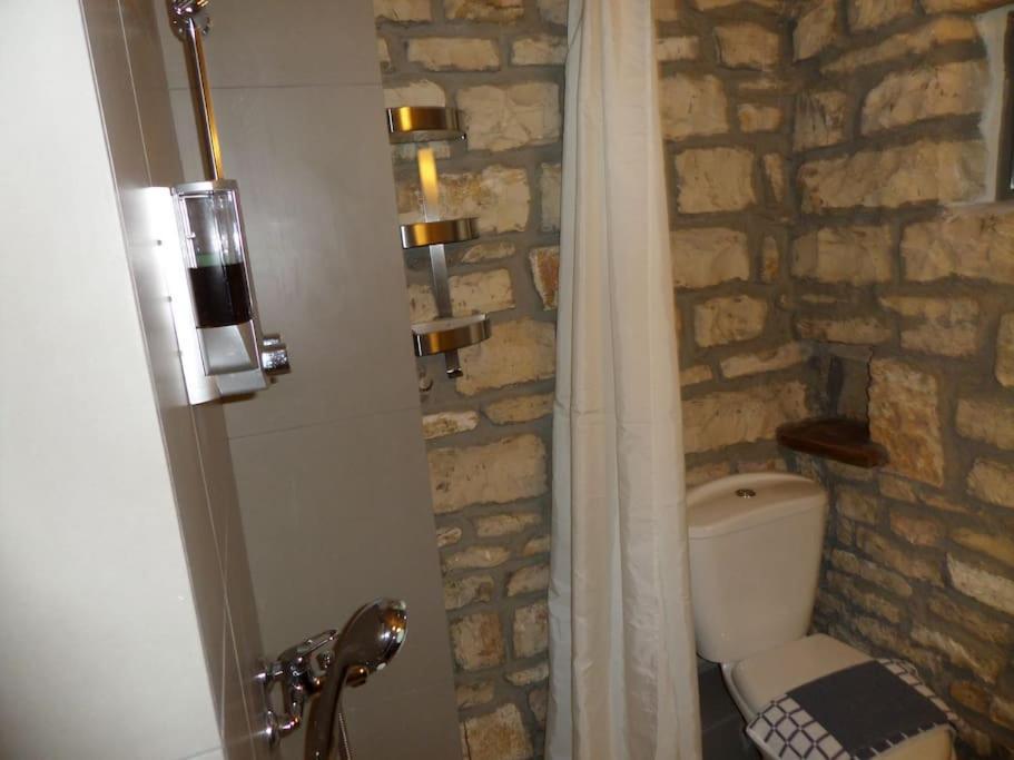Kalpaki stone apartment 2. Bagian luar foto